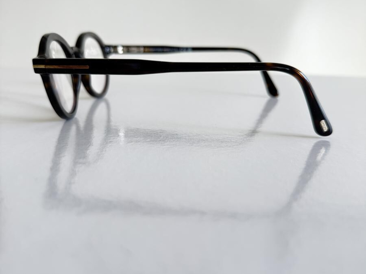 Tom Ford Beatrix-02 FT0613 Sunglasses 01C Shiny Black - eye