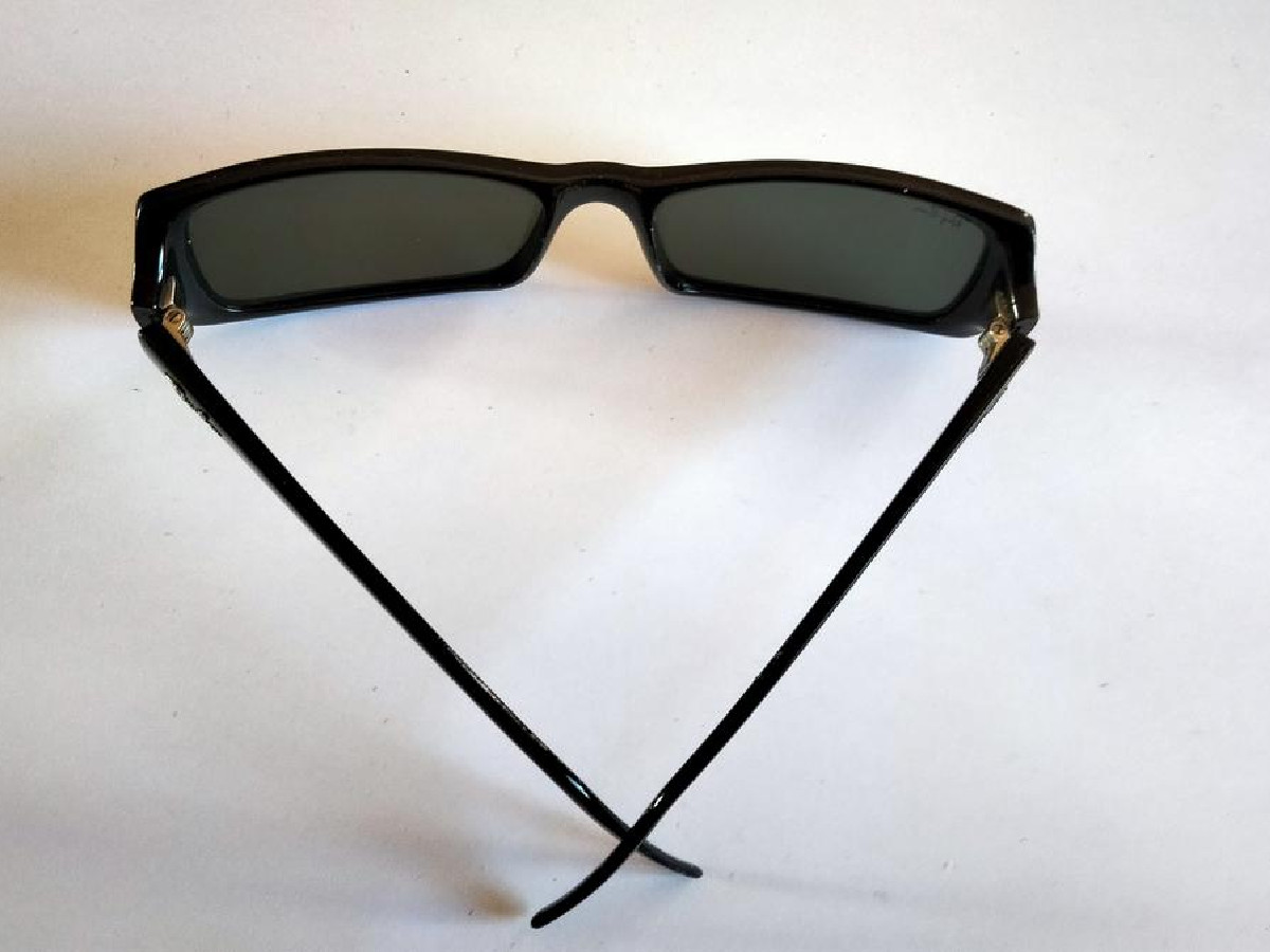 RAY BAN