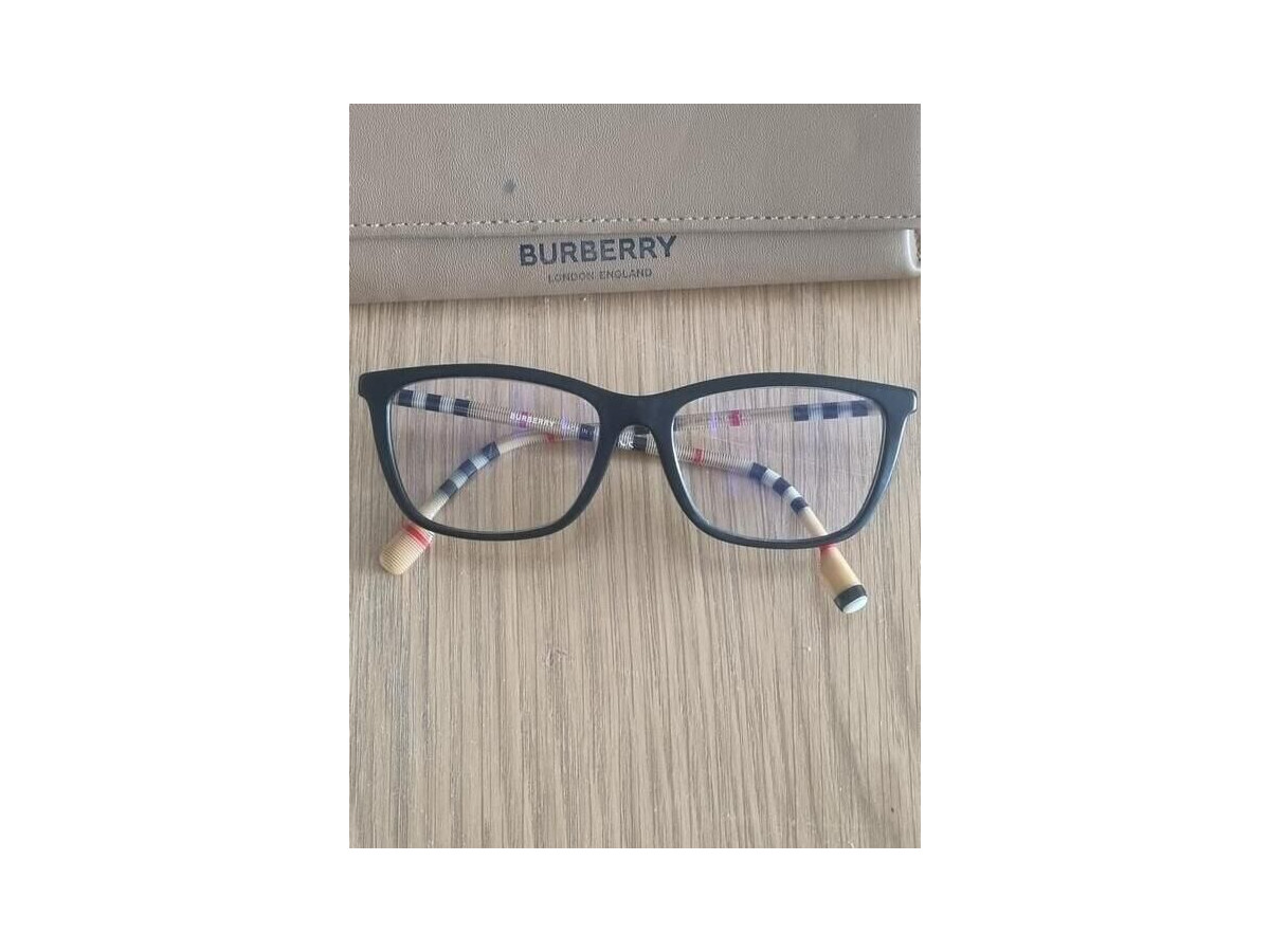 BURBERRY - b2326