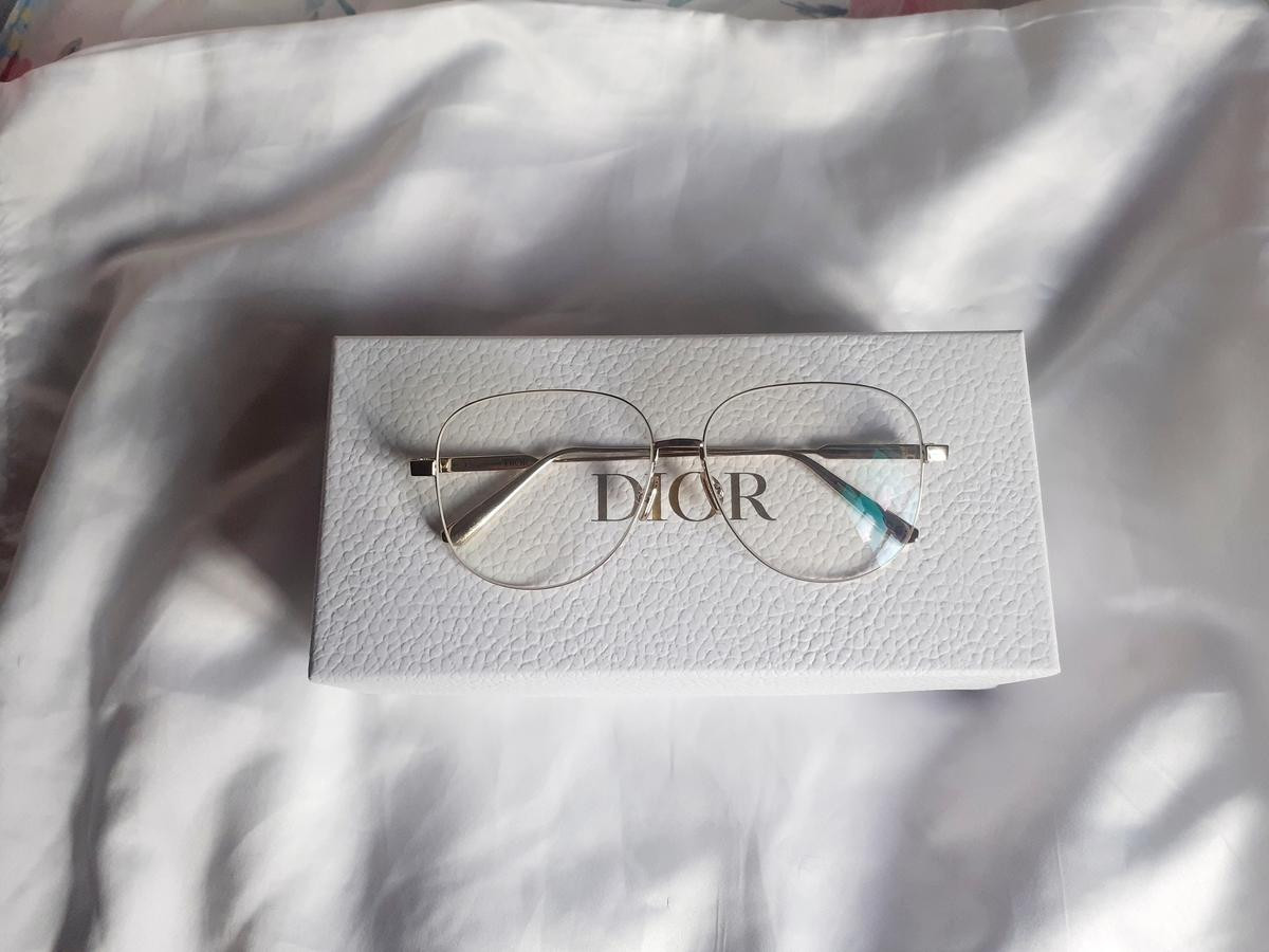 DIOR UltraDiorO A10 A000
