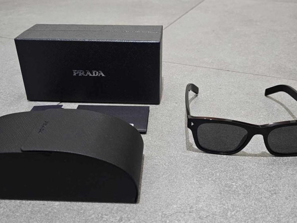 PRADA - PR17S