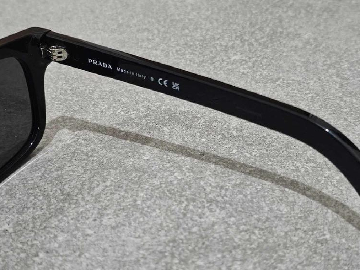 PRADA - PR17S
