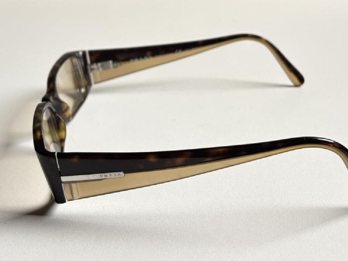Prada - VPR16G