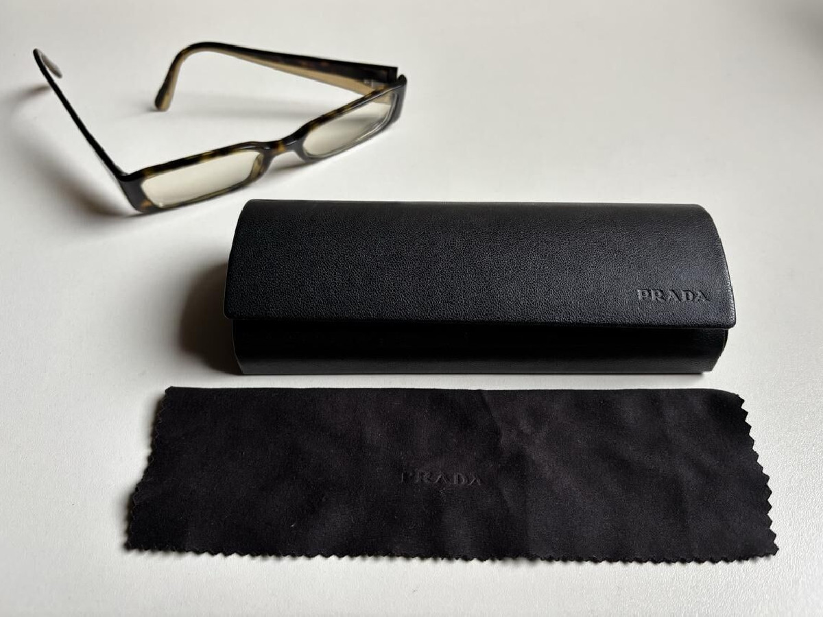 Prada - VPR16G