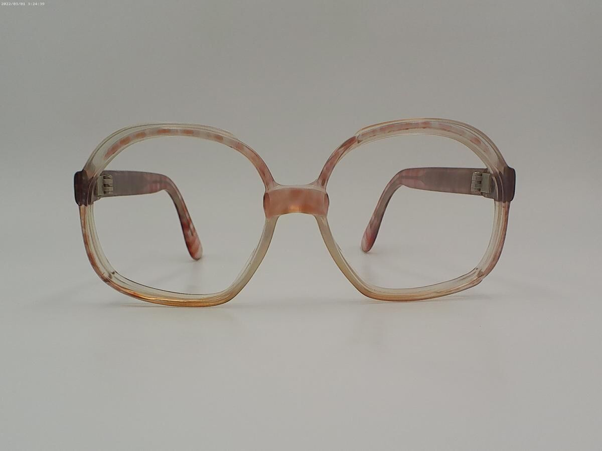 YVES SAINT LAURENT 