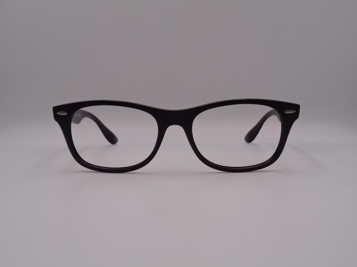 RAY-BAN RB 7032