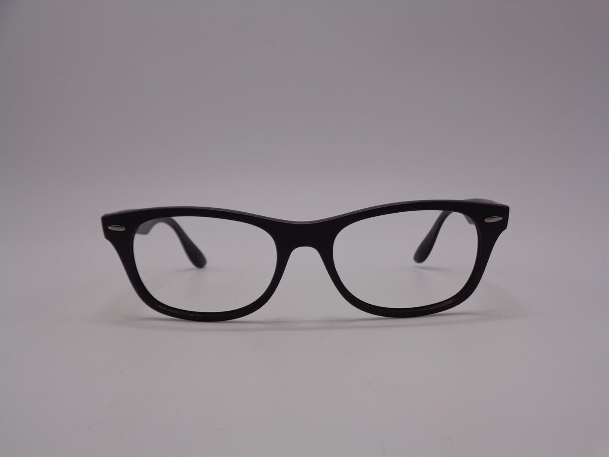 RAY-BAN RB 7032