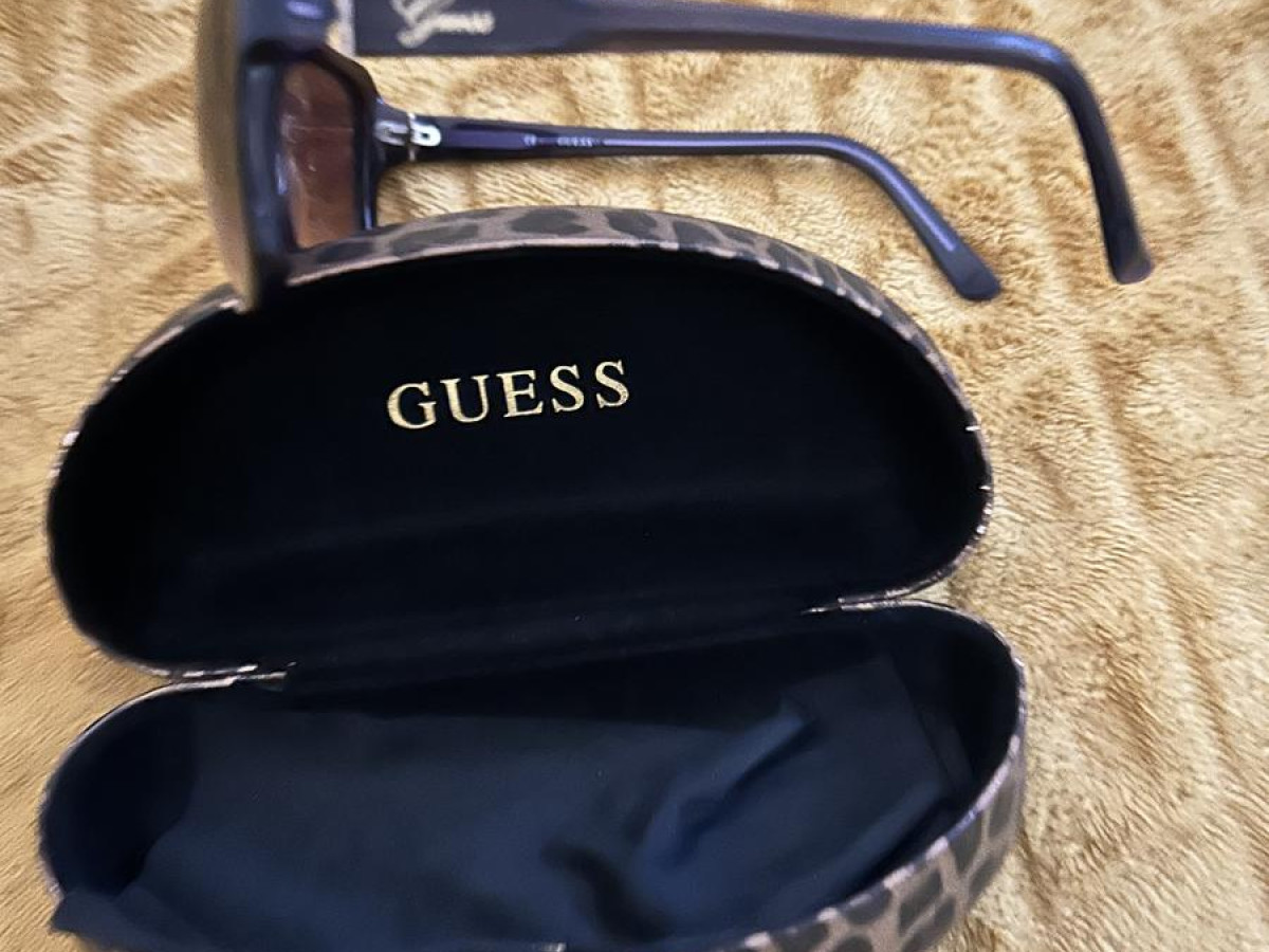 GUESS - GU7360