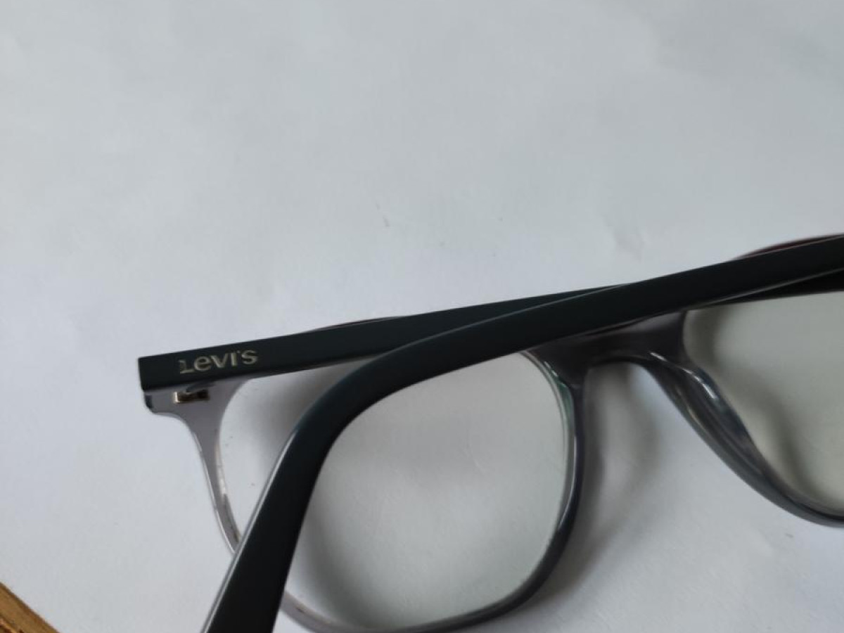 Levi's - LV1002