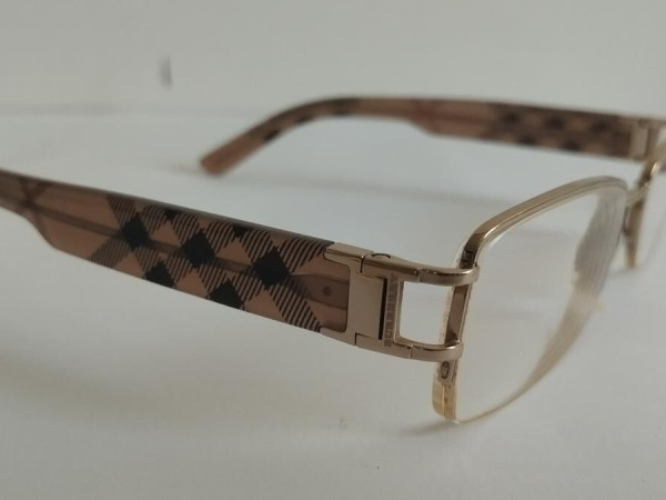 BURBERRY - B1186 1109