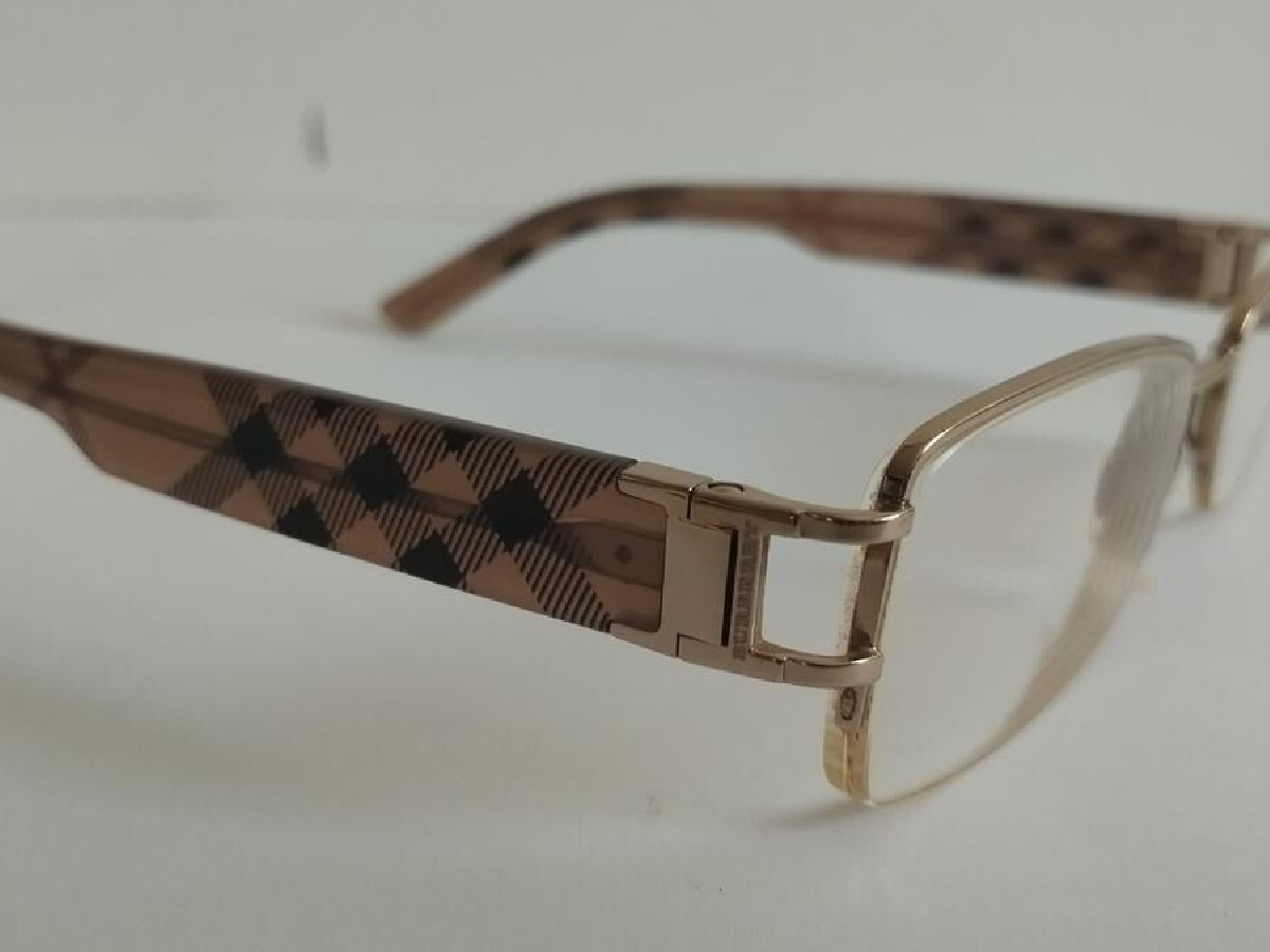 BURBERRY - B1186 1109