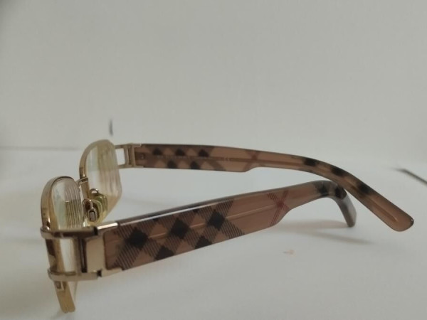 BURBERRY - B1186 1109