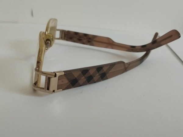 BURBERRY - B1186 1109