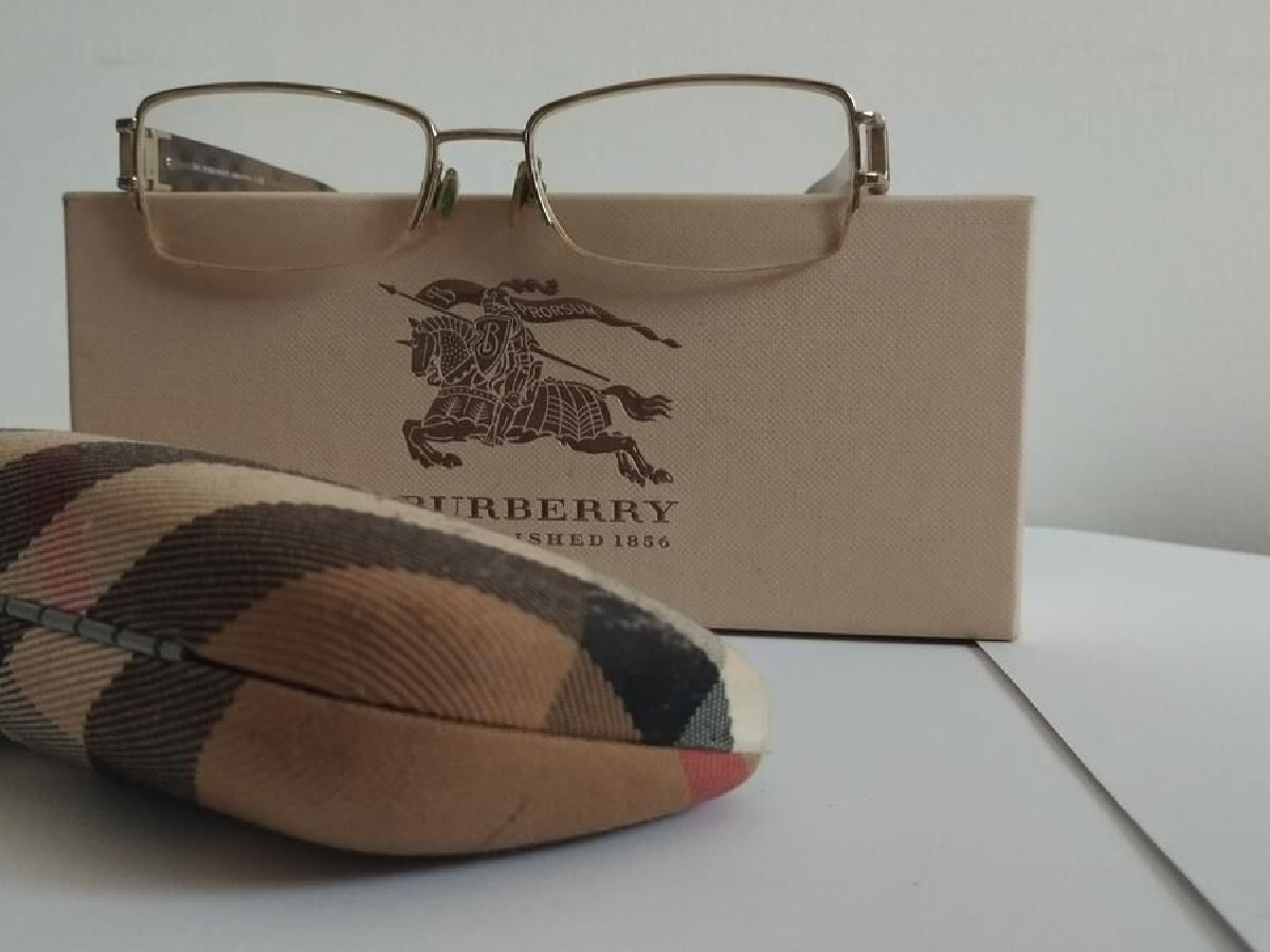 BURBERRY - B1186 1109