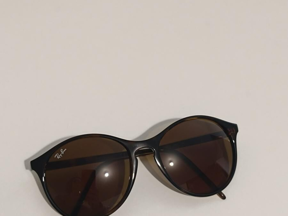 RAY-BAN RB4371