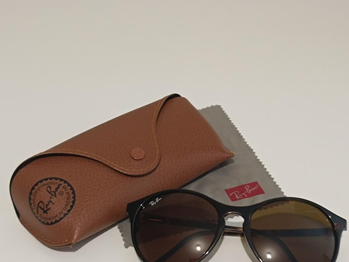 RAY-BAN RB4371