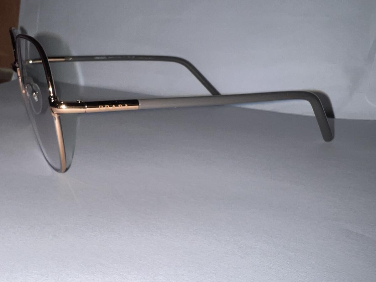Prada - vpr56w