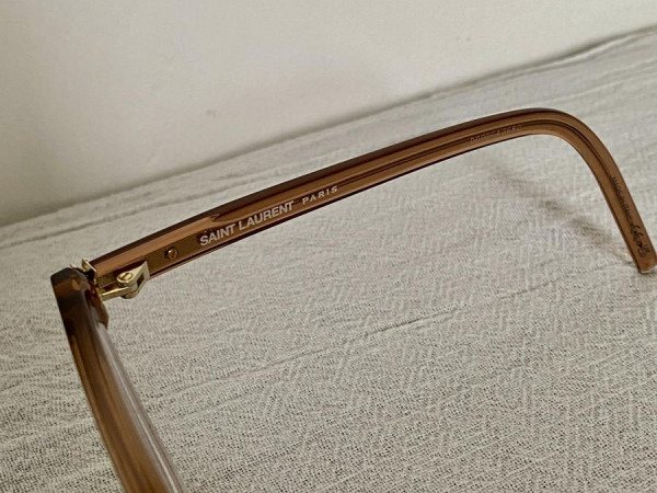 Yves Saint Laurent — SL M129 006