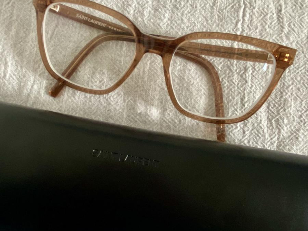 Yves Saint Laurent — SL M129 006