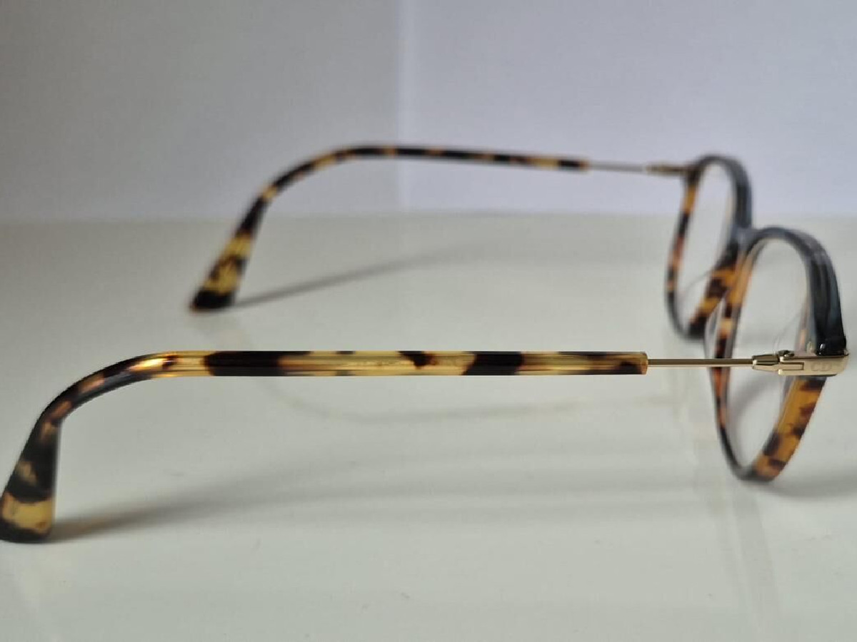 DIOR - Dioressence11