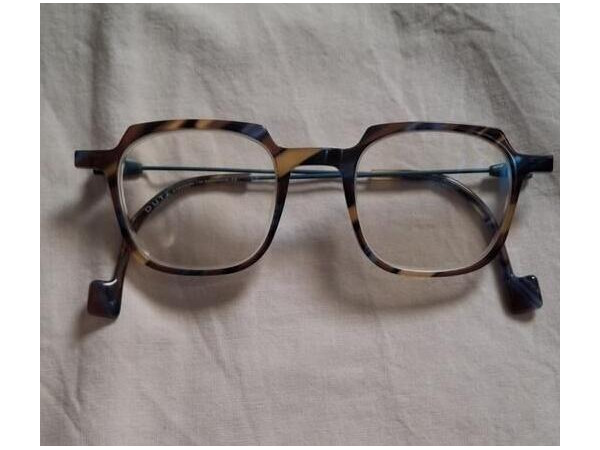 Dutz eyewear - the...