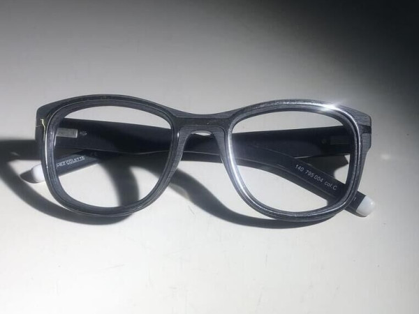 Chez COLETTE - 795 004 col...