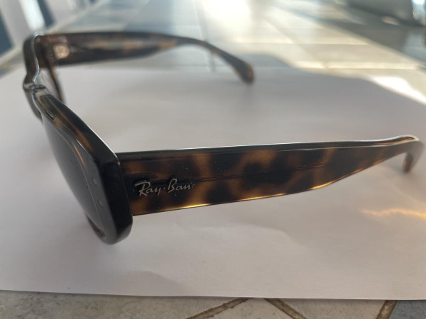 Rayban RB4152
