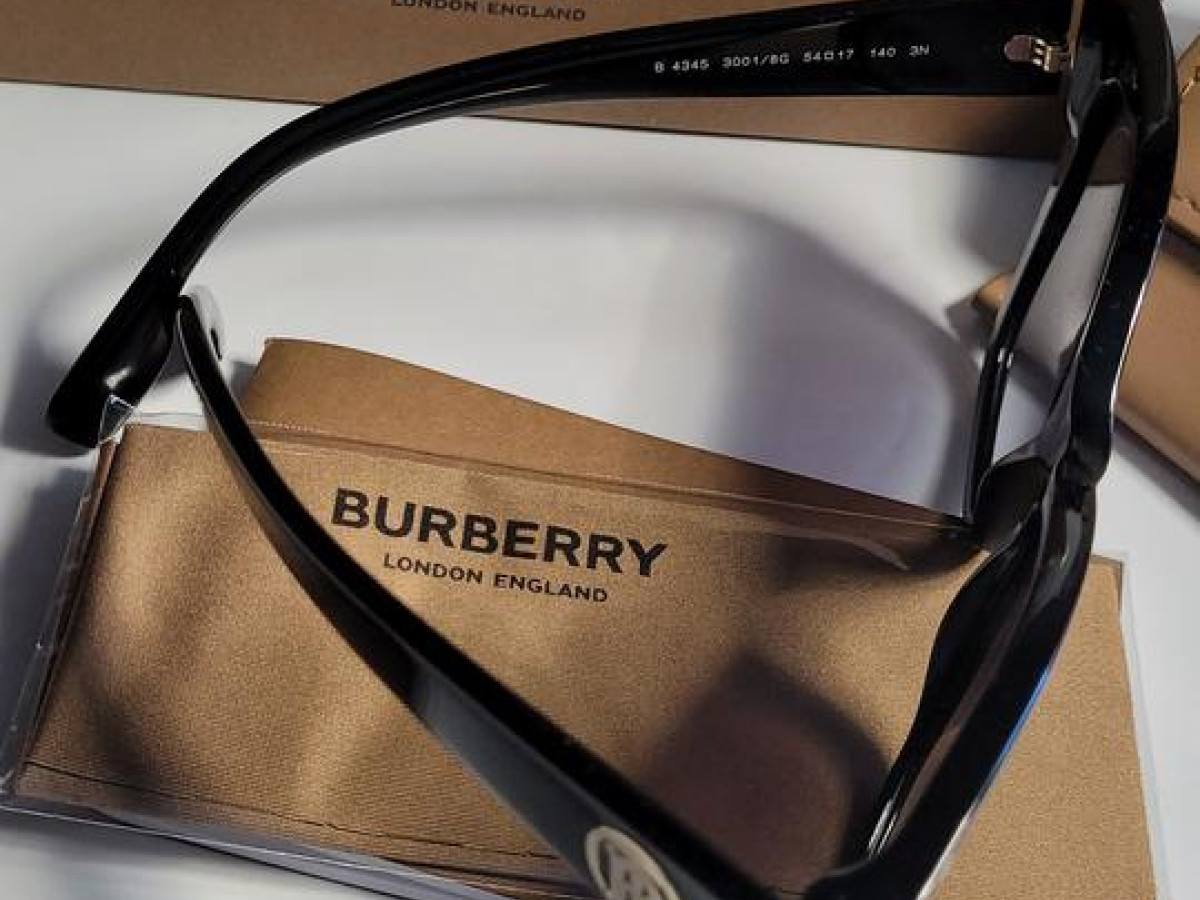Burberry- 4345