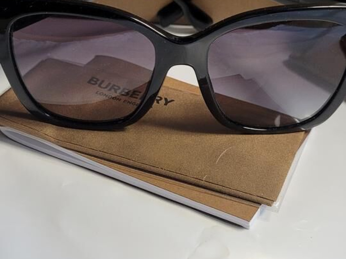 Burberry- 4345