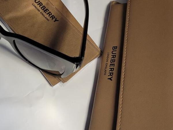 Burberry- 4345