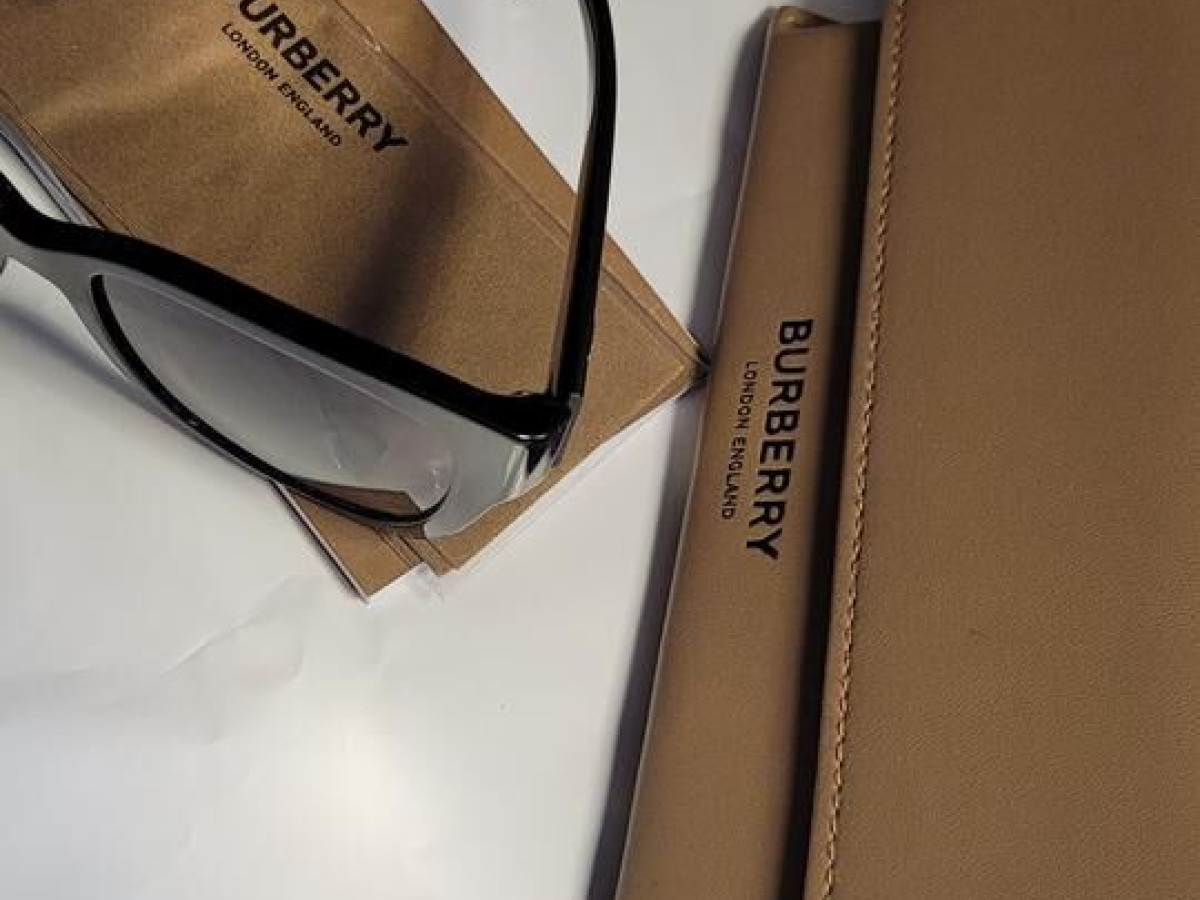 Burberry- 4345