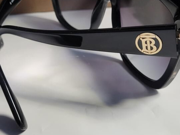 Burberry- 4345