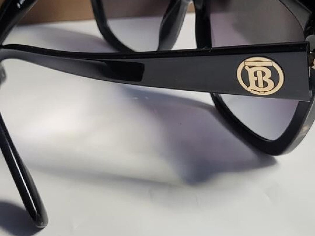 Burberry- 4345