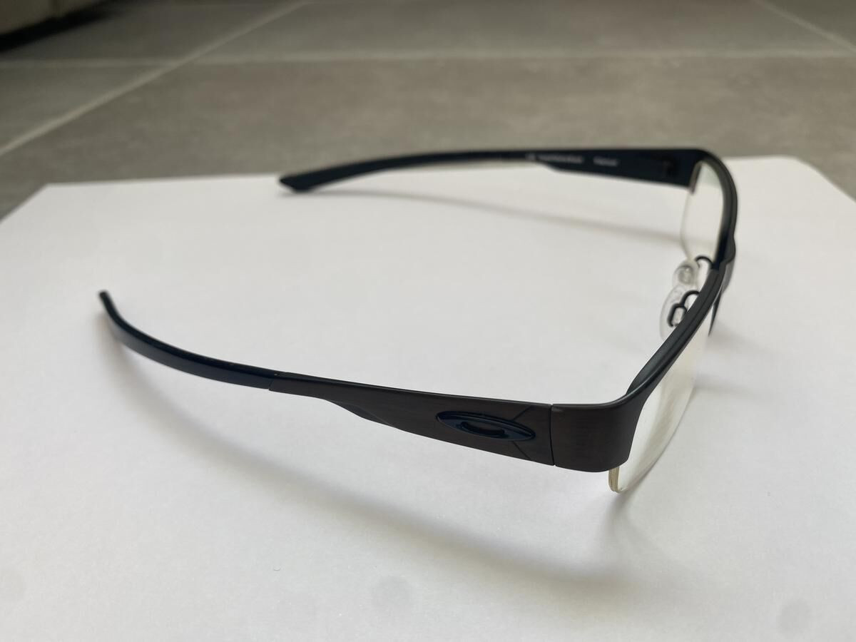Oakley-138 toast/matte black ratchet 2.0 titanium