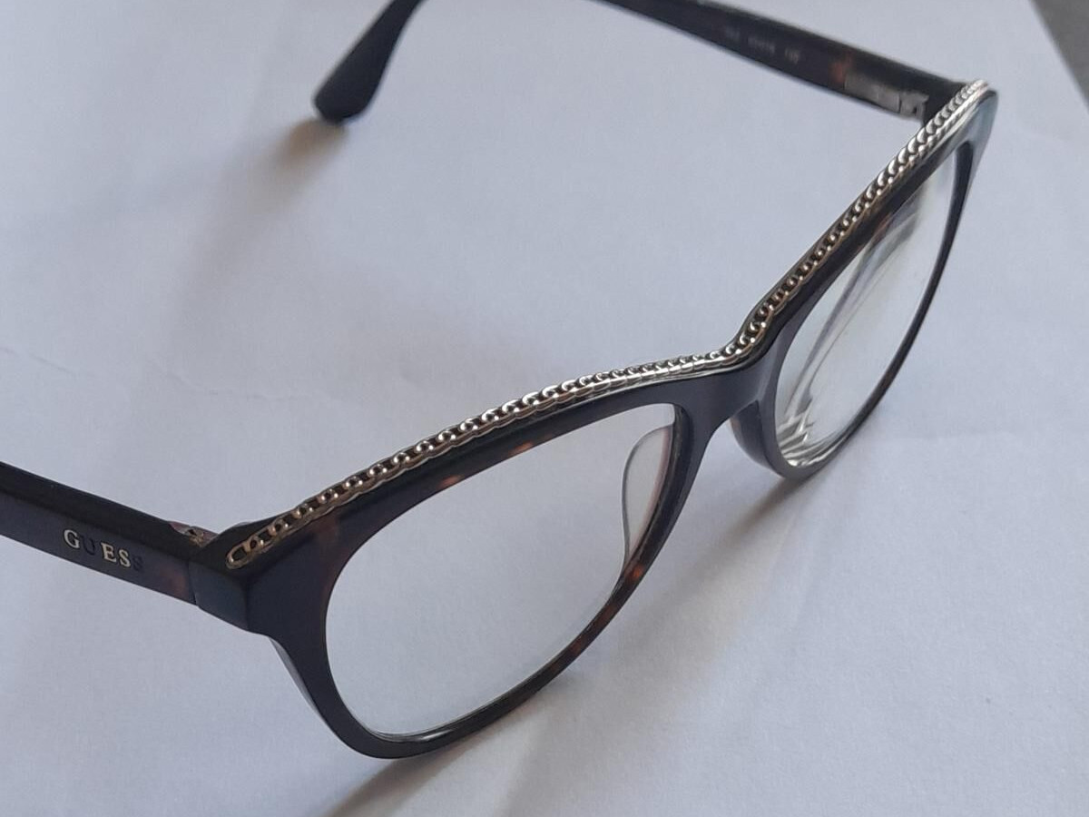 Guess 052 53 □ 16 135