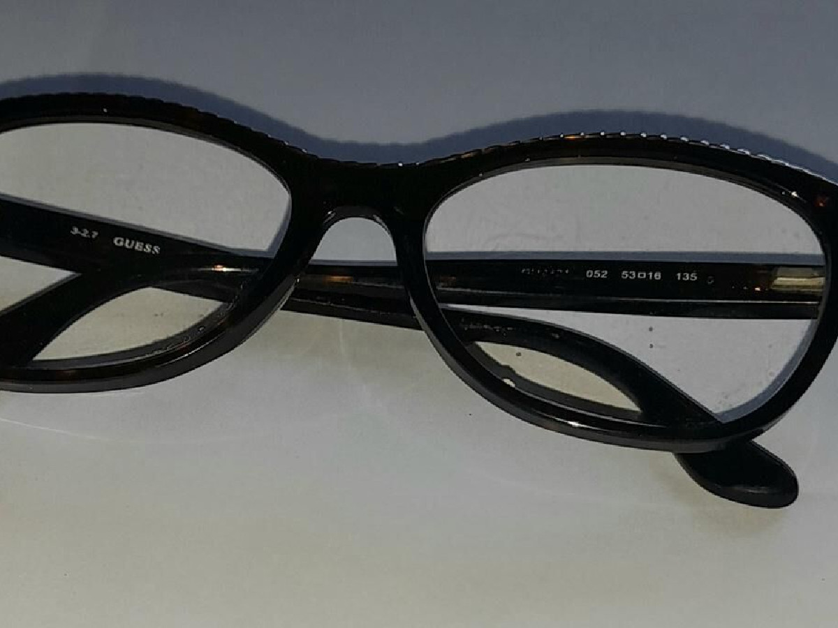 Guess 052 53 □ 16 135