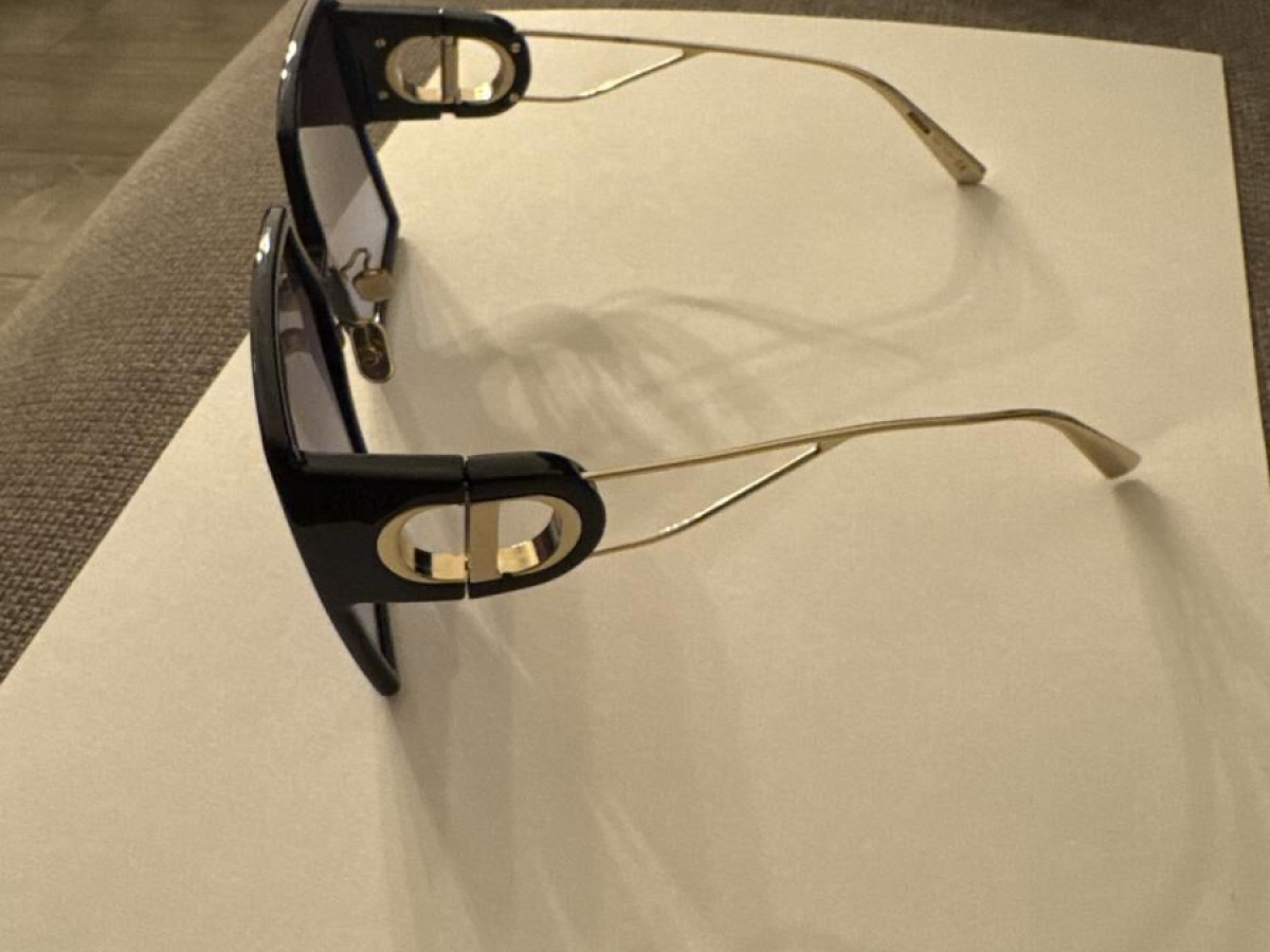 Dior 30 Montaigne SU 3282