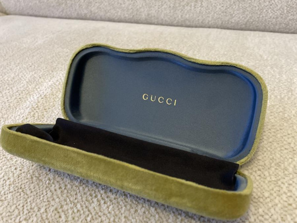 Gucci -