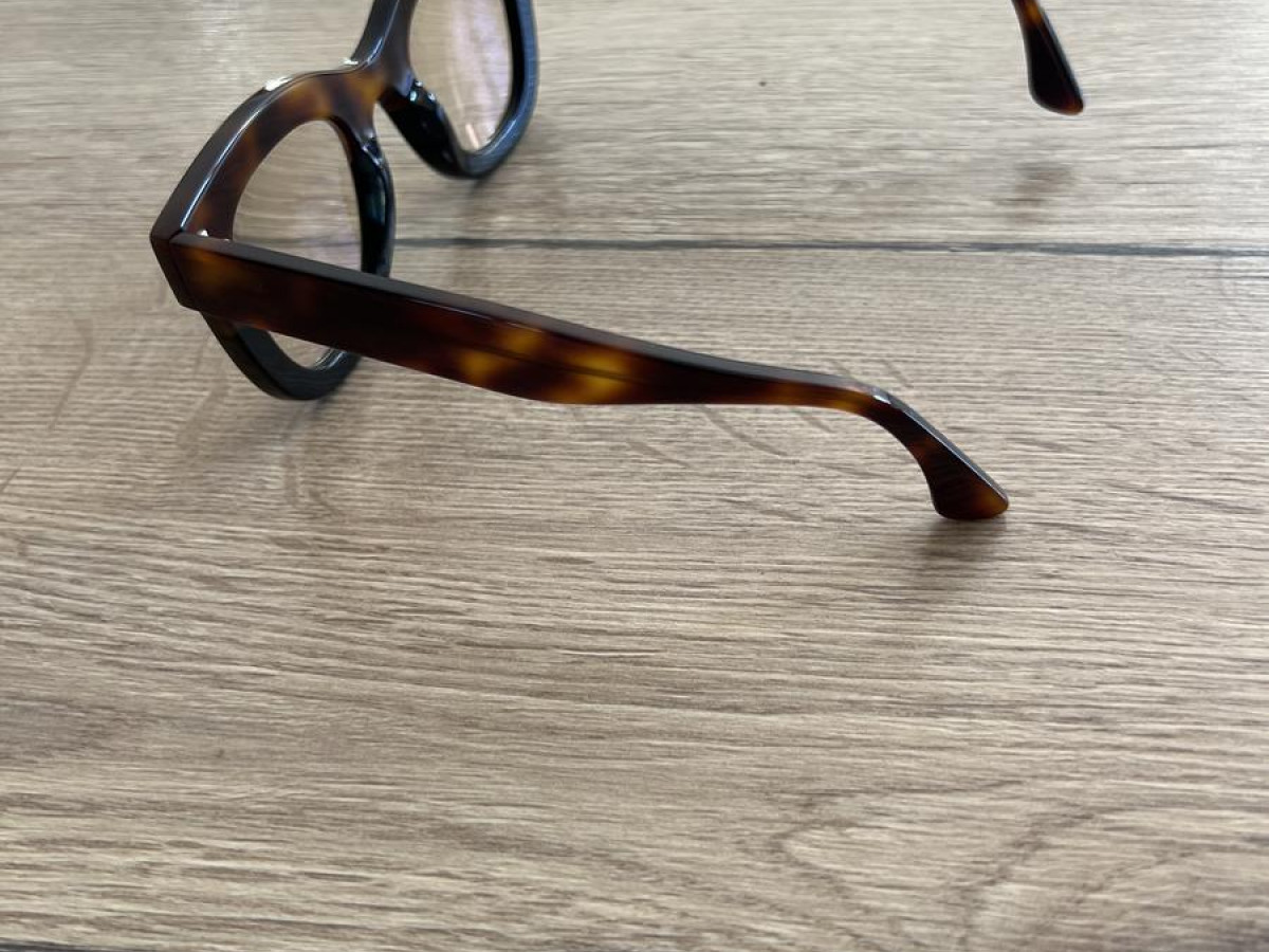 THIERRY LASRY gambly 101 49 26 145