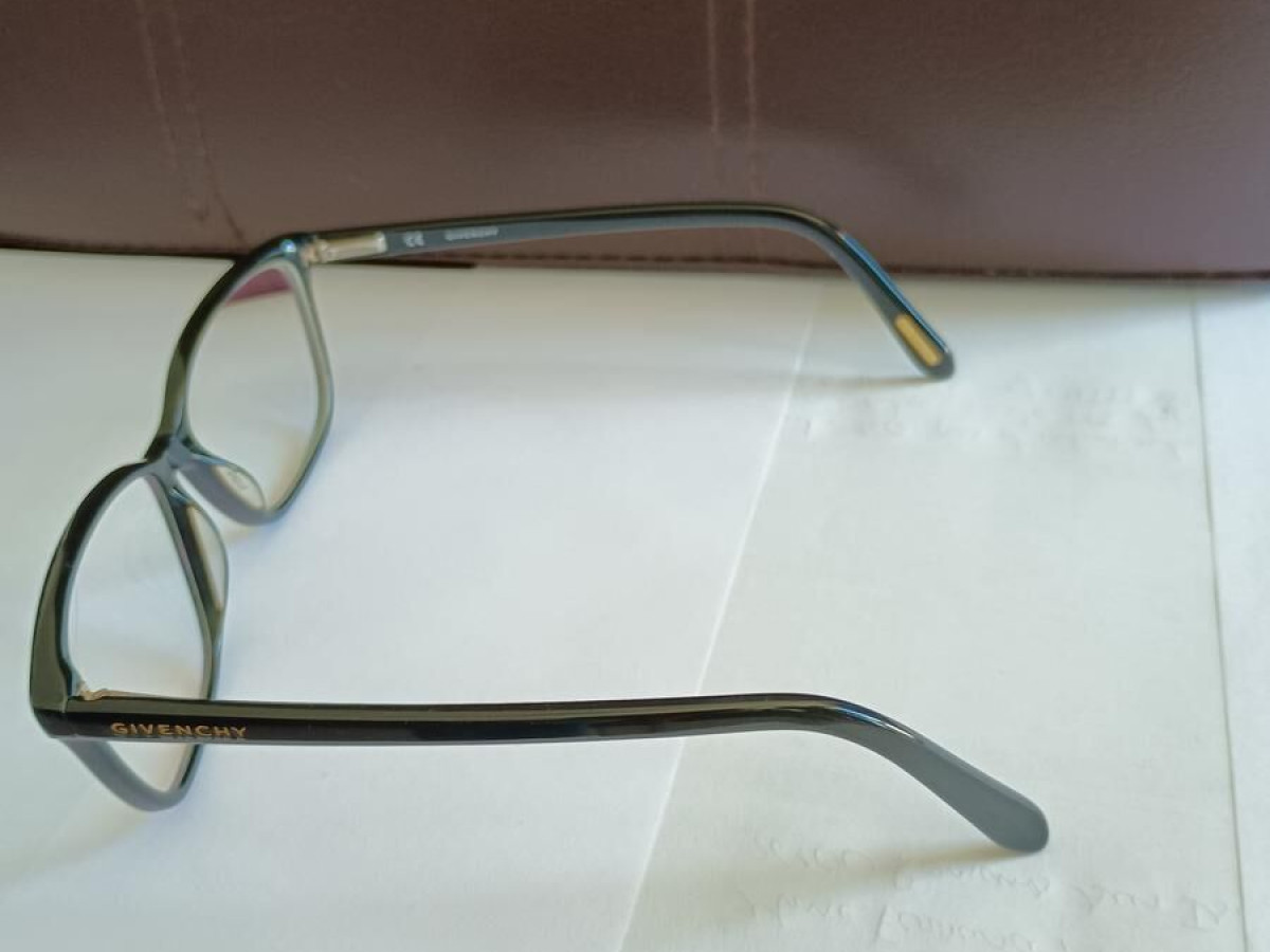 GIVENCHY - VGV 800 COL.0700 140