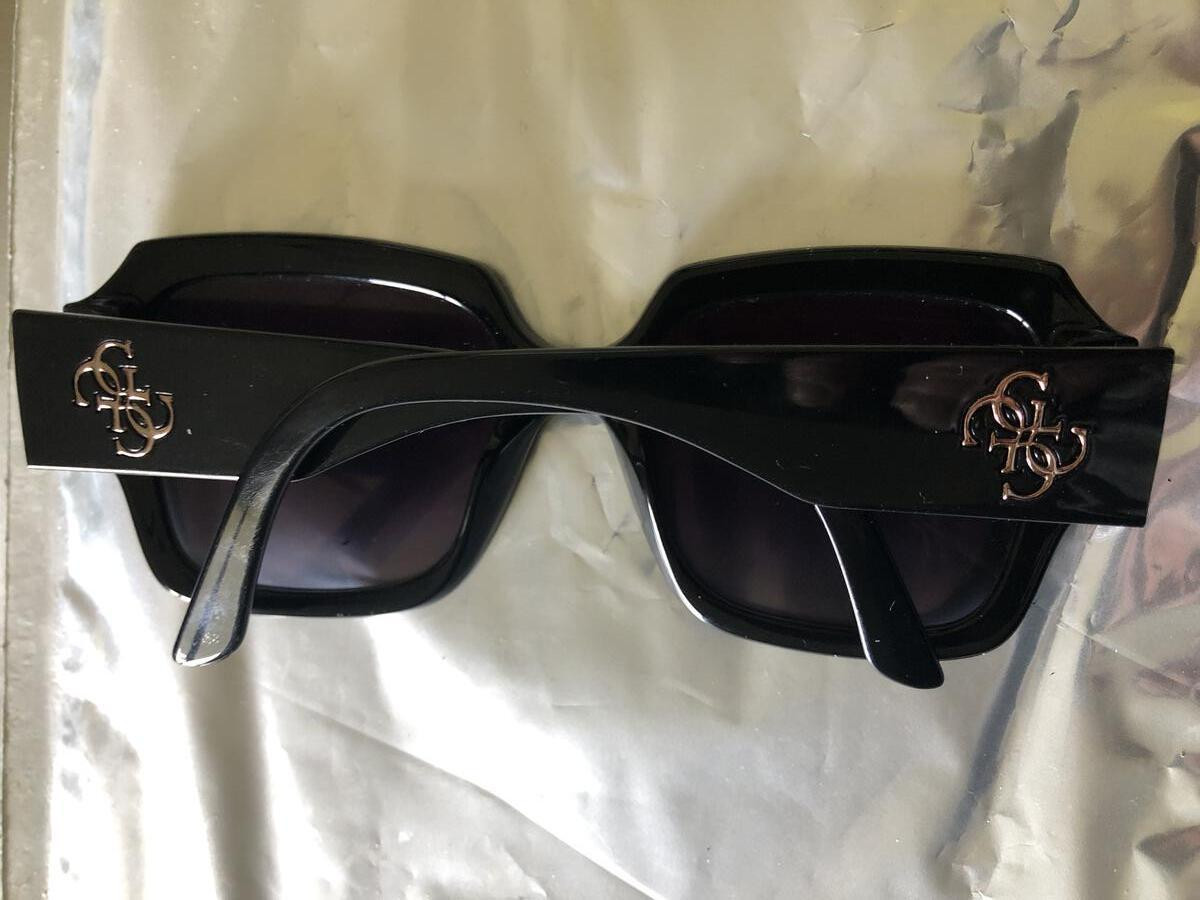 GUESS GU7681