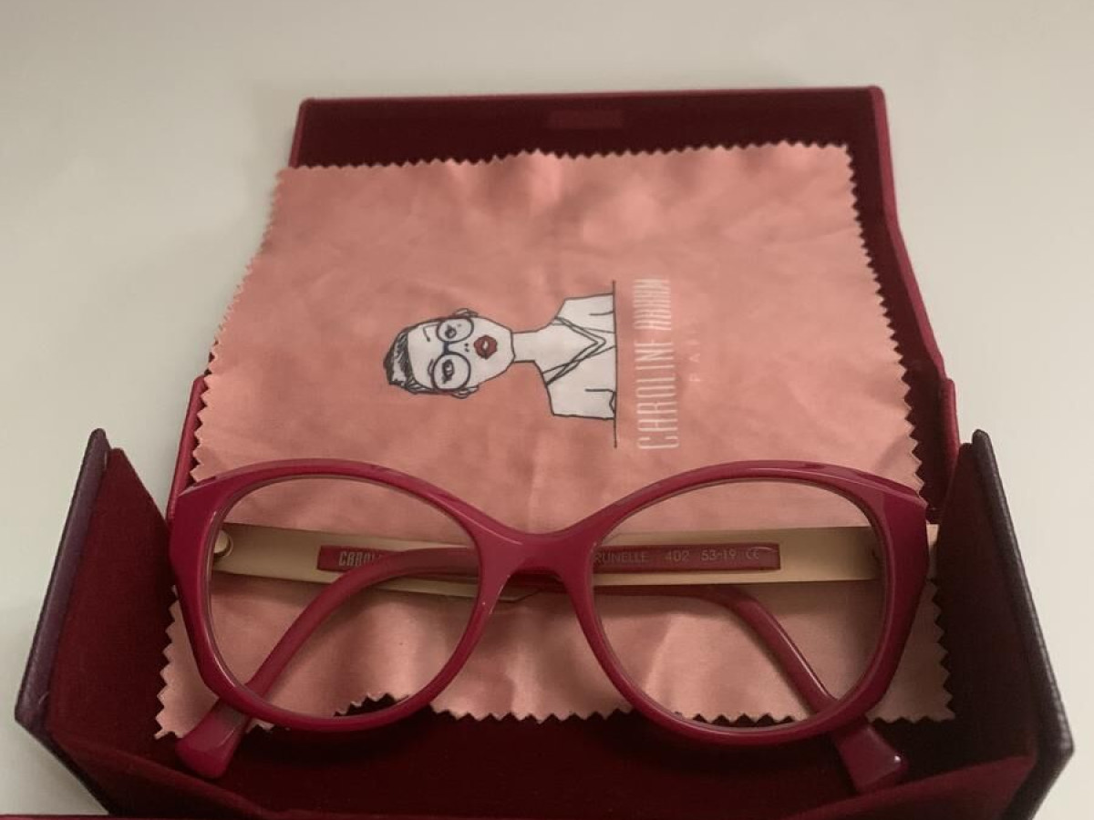 Caroline Abram PRUNELLE 402