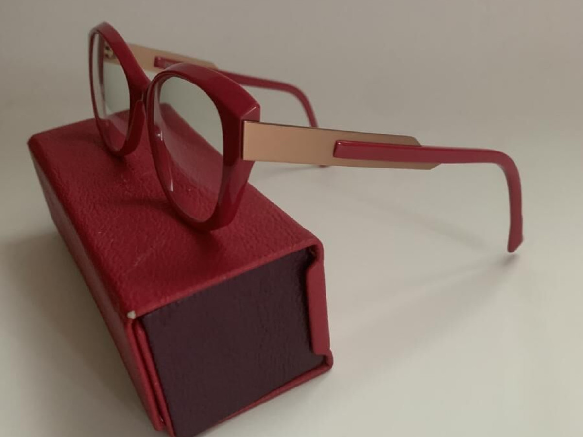 Caroline Abram PRUNELLE 402