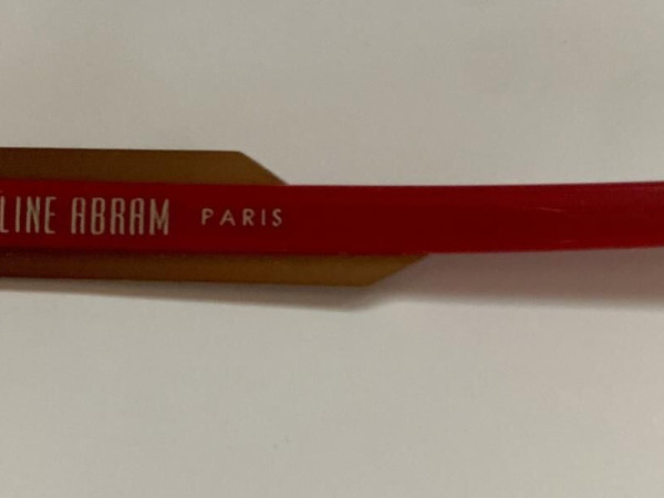 Caroline Abram PRUNELLE 402