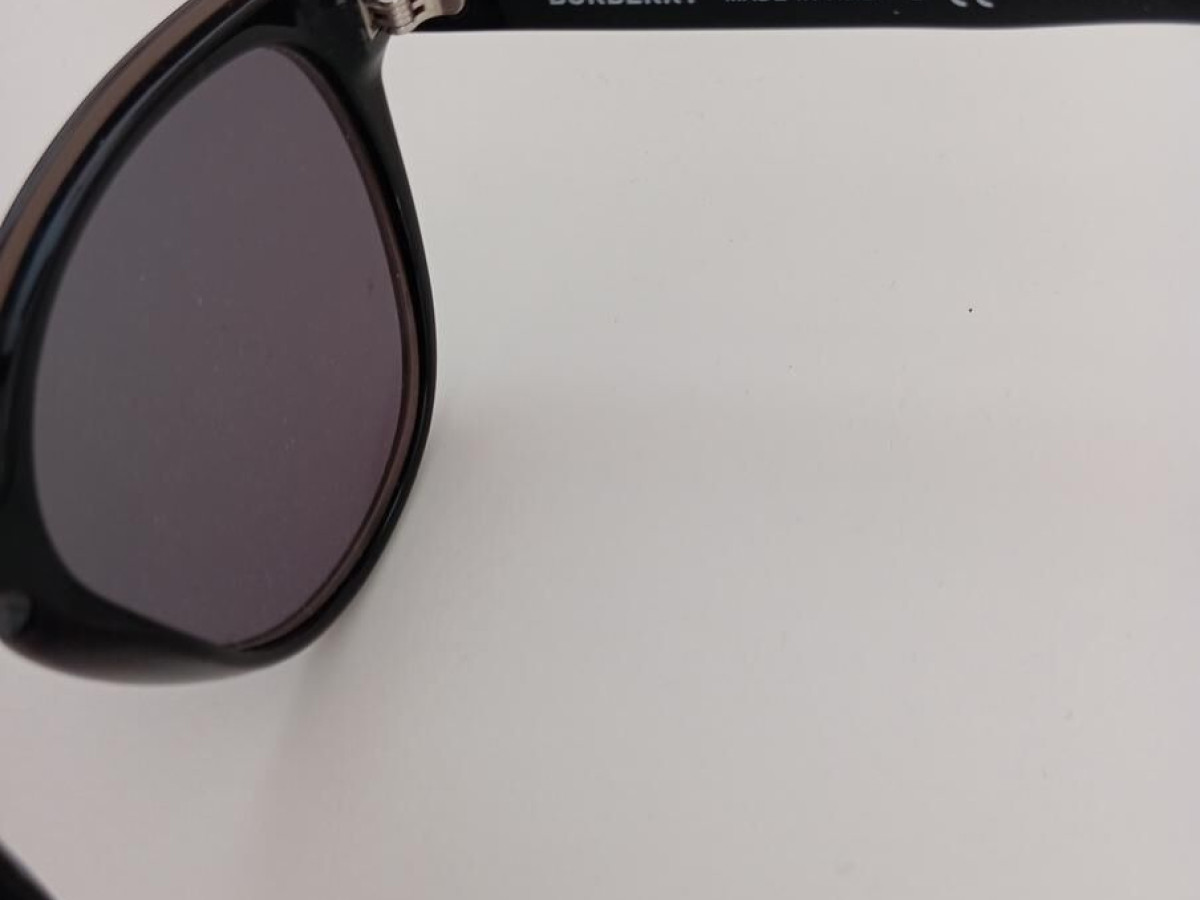 Burberry B4310