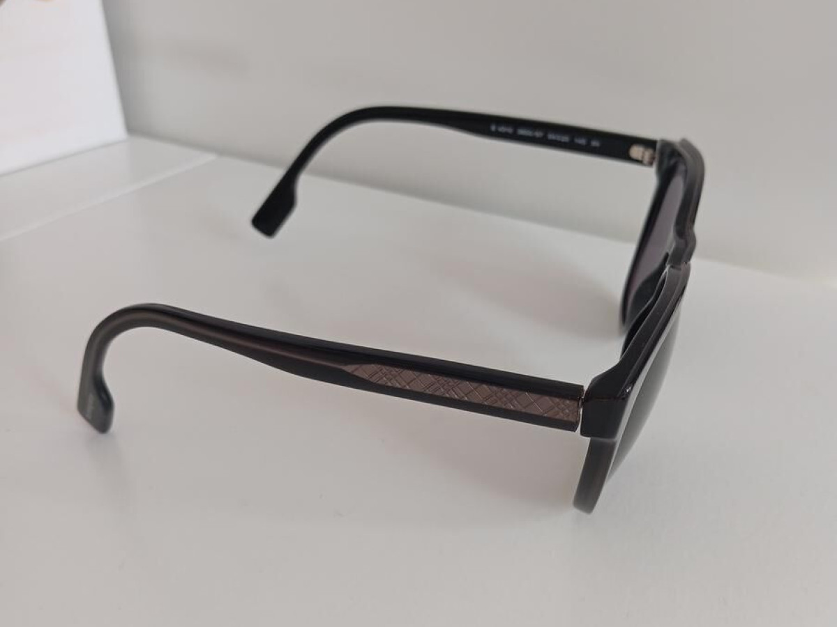 Burberry B4310