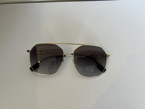 Burberry B3124