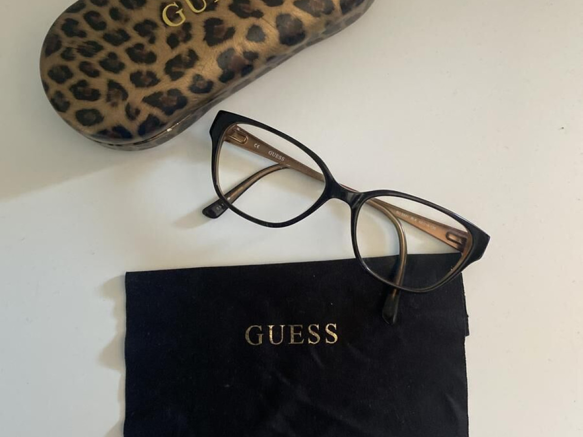 Guess - GU2331