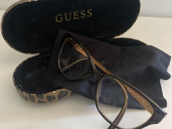 Guess - GU2331