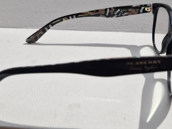 Burberry - B2278 3735